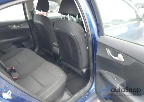 2020 Kia Forte Lxs z USA, uszkodzony, nr VIN 3KPF24AD1LE141281